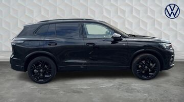 2025 Volkswagen 2.0 TSI Black Edition DSG 4Motion Euro 6 5-door (Black) - Image: 4