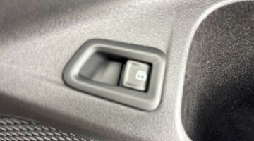 2025 Volkswagen TSI eHybrid 19.7kWh Match DSG Euro 6 5-door (Black) - Image: 22