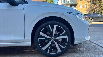 2026 Volkswagen ETSI MHEV Match DSG Euro 6 5-door (White) - Image: 5