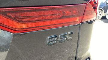 2026 Volvo 2.0 B5 MHEV Plus Black Edition Auto Euro 6 5-door (Black) - Image: 21