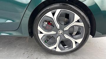 2026 Škoda Hatch vRS 2.0 TSI 265 PS DSG (Green) - Image: 34