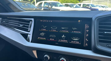 2026 Audi 1.0 TFSI 30 S line Sportback S Tronic Euro 6 5-door (Black) - Image: 7
