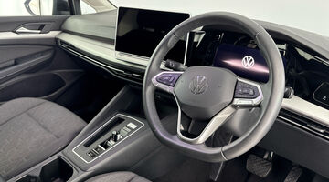 2025 Volkswagen TSI eHybrid 19.7kWh Match DSG Euro 6 5-door (Black) - Image: 6