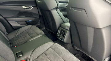 2026 Audi 105kWh Auto quattro 4-door (Grey) - Image: 32