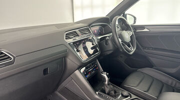 2023 Volkswagen 2.0 TDI R-Line DSG 4Motion Euro 6 5-door (Blue) - Image: 2