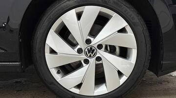 2025 Volkswagen TSI Style Euro 6 5-door (Black) - Image: 5