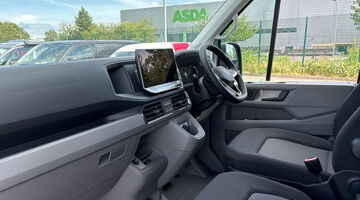 2026 Volkswagen 2.0 TDI CR35 Commerce Plus Auto FWD MWB High Roof Euro 6 5-door (Silver) - Image: 2