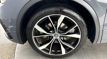 2023 Volkswagen TSI R-Line Edition DSG Euro 6 5-door (Grey) - Image: 40
