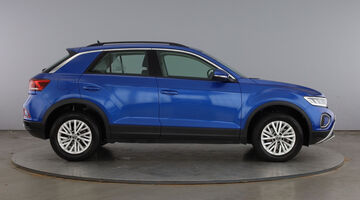 2024 Volkswagen TSI Life Euro 6 5-door (Blue) - Image: 4
