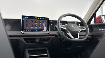 2026 Volkswagen ETSI MHEV Match DSG Euro 6 5-door (Red) - Image: 29