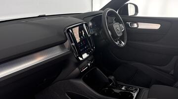 2025 Volvo 2.0 B3 MHEV Plus Dark DCT Auto Euro 6 5-door (Silver) - Image: 2