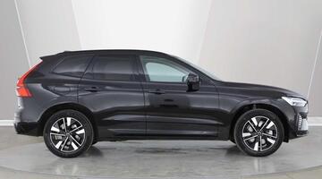 2025 Volvo 2.0 B5 MHEV Plus Auto Euro 6 5-door (Black) - Image: 2
