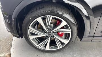 2026 Audi SQ6 SUV Vorsprung e-tron 360,00 kW (Black) - Image: 43