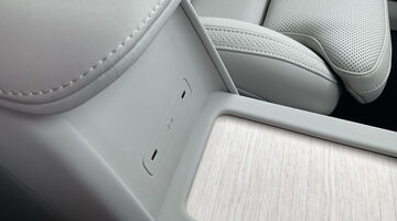 2025 Volvo Single Motor Extended Range 92kWh Ultra Saloon Auto 5-door (Silver) - Image: 49
