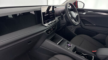 2026 Volkswagen ETSI MHEV Match DSG Euro 6 5-door (Red) - Image: 2