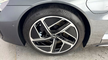 2026 Audi 105kWh Auto quattro 4-door (Grey) - Image: 44