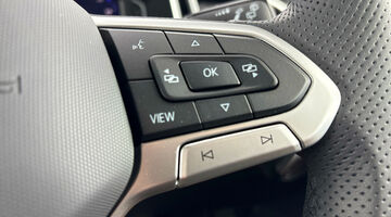 2025 Volkswagen 2.0 TDI R-Line DSG Euro 6 5-door (Silver) - Image: 21