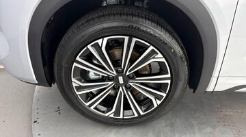 2026 Geely EM-i 29.8kWh Ultra Auto Euro 6 5-door (Silver) - Image: 39