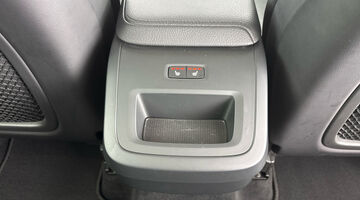2021 Volvo 2.0 B5 MHEV Momentum Auto Euro 6 5-door (Silver) - Image: 32