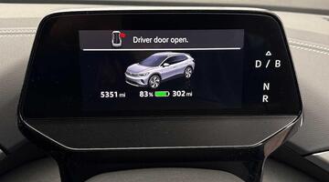 2025 Volkswagen Pro 77kWh Match Auto 5-door (White) - Image: 11