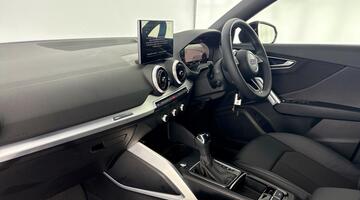 2025 Audi TFSI CoD 35 S line S Tronic Euro 6 5-door (Black) - Image: 2