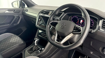 2024 Volkswagen TSI R-Line DSG Euro 6 5-door (Blue) - Image: 6