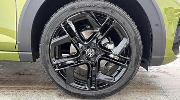2026 Volkswagen 1.0 TSI Black Edition Euro 6 5-door (Green) - Image: 5