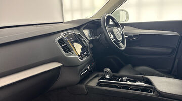 2021 Volvo 2.0 B5 MHEV Momentum Auto 4WD Euro 6 5-door (White) - Image: 2