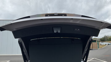 2025 Volvo Single Motor Extended Range 92kWh Ultra Saloon Auto 5-door (Silver) - Image: 28