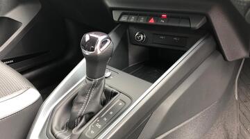 2026 Audi Sportback Black Edition 30 TFSI 116 PS S tronic (Red) - Image: 49