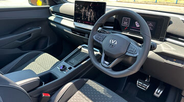 2026 Volkswagen ETSI MHEV R-Line DSG Euro 6 5-door (Multicolour) - Image: 6