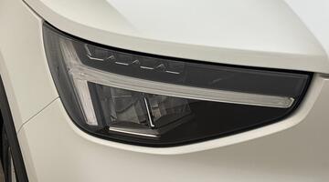 2025 Volvo 2.0 B3 MHEV Plus Dark DCT Auto Euro 6 5-door (White) - Image: 22