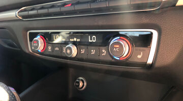 2017 Audi 2.0 TFSI S line Sportback S Tronic quattro Euro 6 5-door (Red) - Image: 33