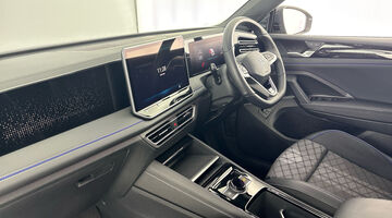 2025 Volkswagen TSI eHybrid 19.7kWh R-Line DSG Euro 6 5-door (Grey) - Image: 2