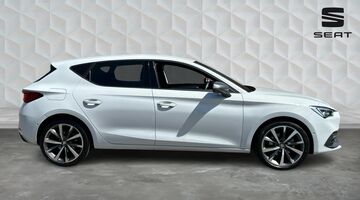 2024 SEAT 1.0 eTSI MHEV FR Sport DSG Euro 6 5-door (White) - Image: 4