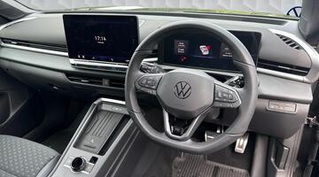 2026 Volkswagen ETSI MHEV R-Line DSG Euro 6 5-door (Black) - Image: 2