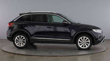 2023 Volkswagen 1.0 TSI Style Euro 6 5-door (Black) - Image: 4