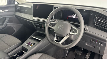 2026 Volkswagen ETSI MHEV Match DSG Euro 6 5-door (Black) - Image: 6