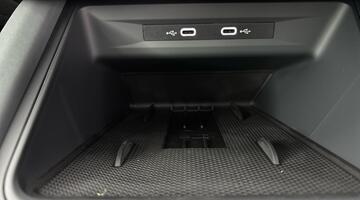 2026 CUPRA 2.0 TSI VZ3 DSG 4-doorive Euro 6 5dr (Grey) - Image: 17
