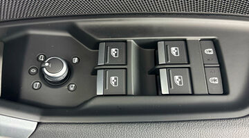 2025 Audi TFSIe 40 S line Sportback S Tronic Euro 6 5-door 17.9kWh (Black) - Image: 19