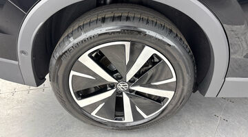 2026 Volkswagen ETSI MHEV Match DSG Euro 6 5-door (Black) - Image: 28