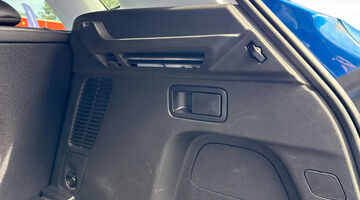 2020 Vauxhall Turbo SRi Nav Euro 6 5-door (Blue) - Image: 24