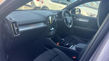 2026 Volvo 2.0 B3 MHEV Plus Dark DCT Auto Euro 6 5-door (Silver) - Image: 2