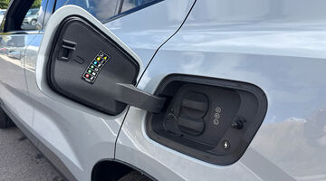 2026 Volvo P5 Long Range 69kWh Ultra Auto 5-door (Grey) - Image: 18