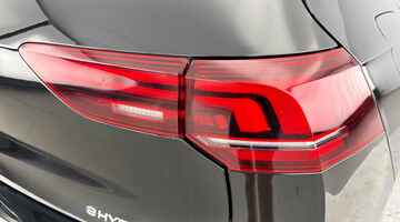 2025 Volkswagen TSI eHybrid 19.7kWh Match DSG Euro 6 5-door (Black) - Image: 29