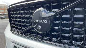 2026 Volvo 2.0 B3 MHEV Ultra Black Edition DCT Auto Euro 6 5-door (White) - Image: 24