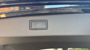 2024 Volkswagen ETSI MHEV R-Line DSG Euro 6 5-door (Black) - Image: 18