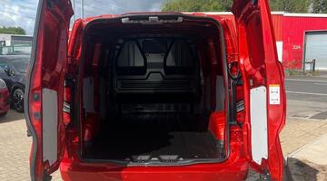 2026 Ford 2.080 EcoBlue Limited Auto L1 H1 Euro 6 5-door (Red) - Image: 20