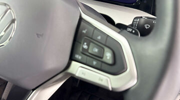 2025 Volkswagen TSI eHybrid 19.7kWh Match DSG Euro 6 5-door (Black) - Image: 18
