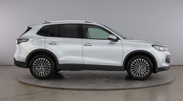 2026 Volkswagen ETSI MHEV Match DSG Euro 6 5-door (Silver) - Image: 4